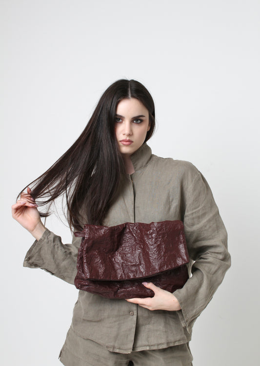 GALATEA MAHOGANY ALUMINIUM – Italian handmade oversized clutch in nappa leather with aluminium crumpled effect