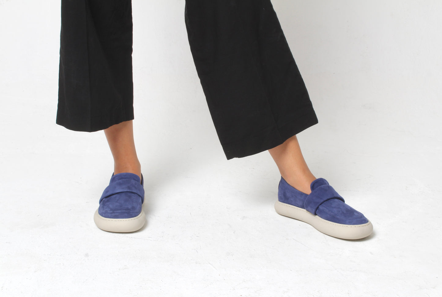 LARA BLUE SUEDE
