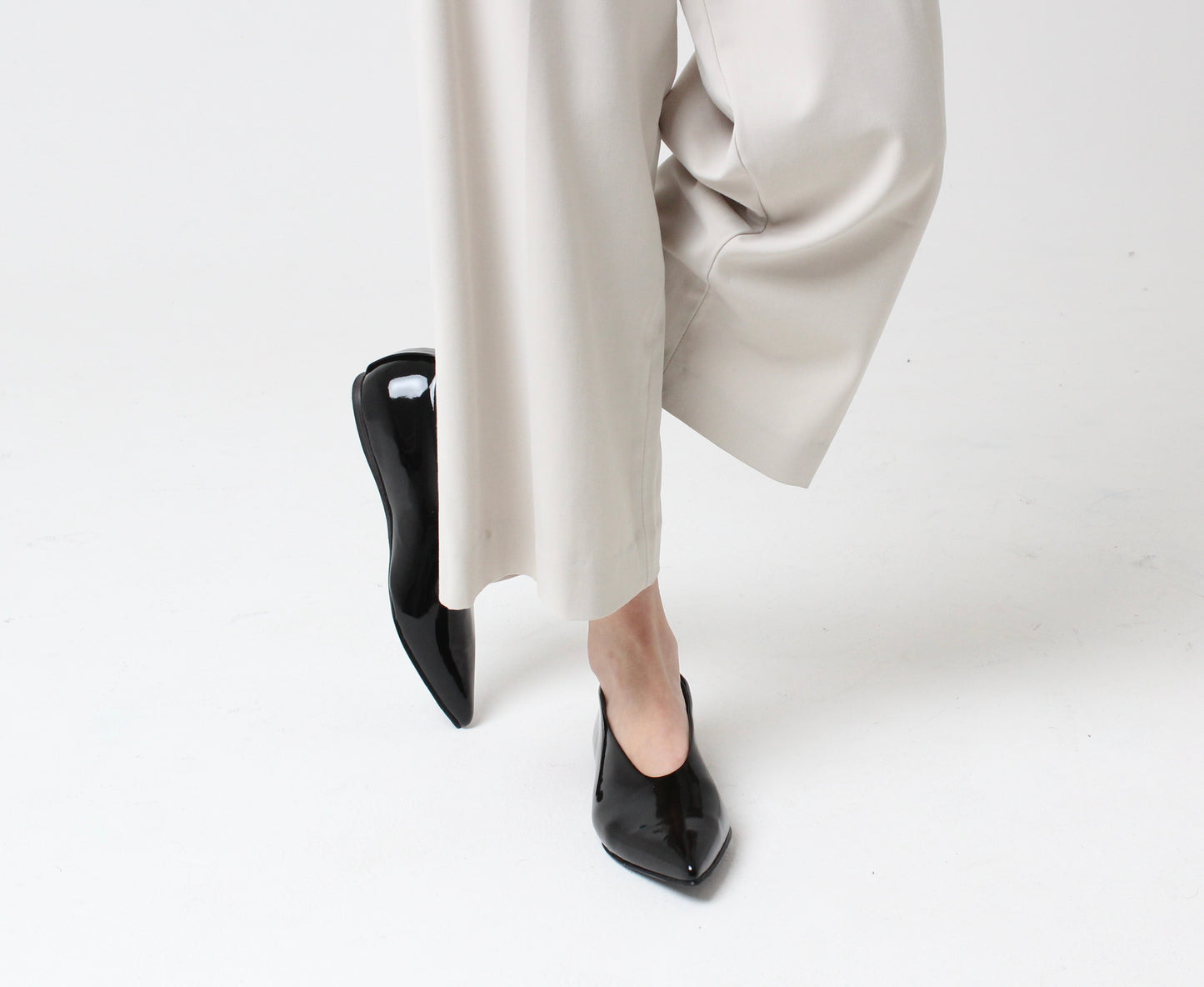 CECILIA PELLE VERNICE NERA