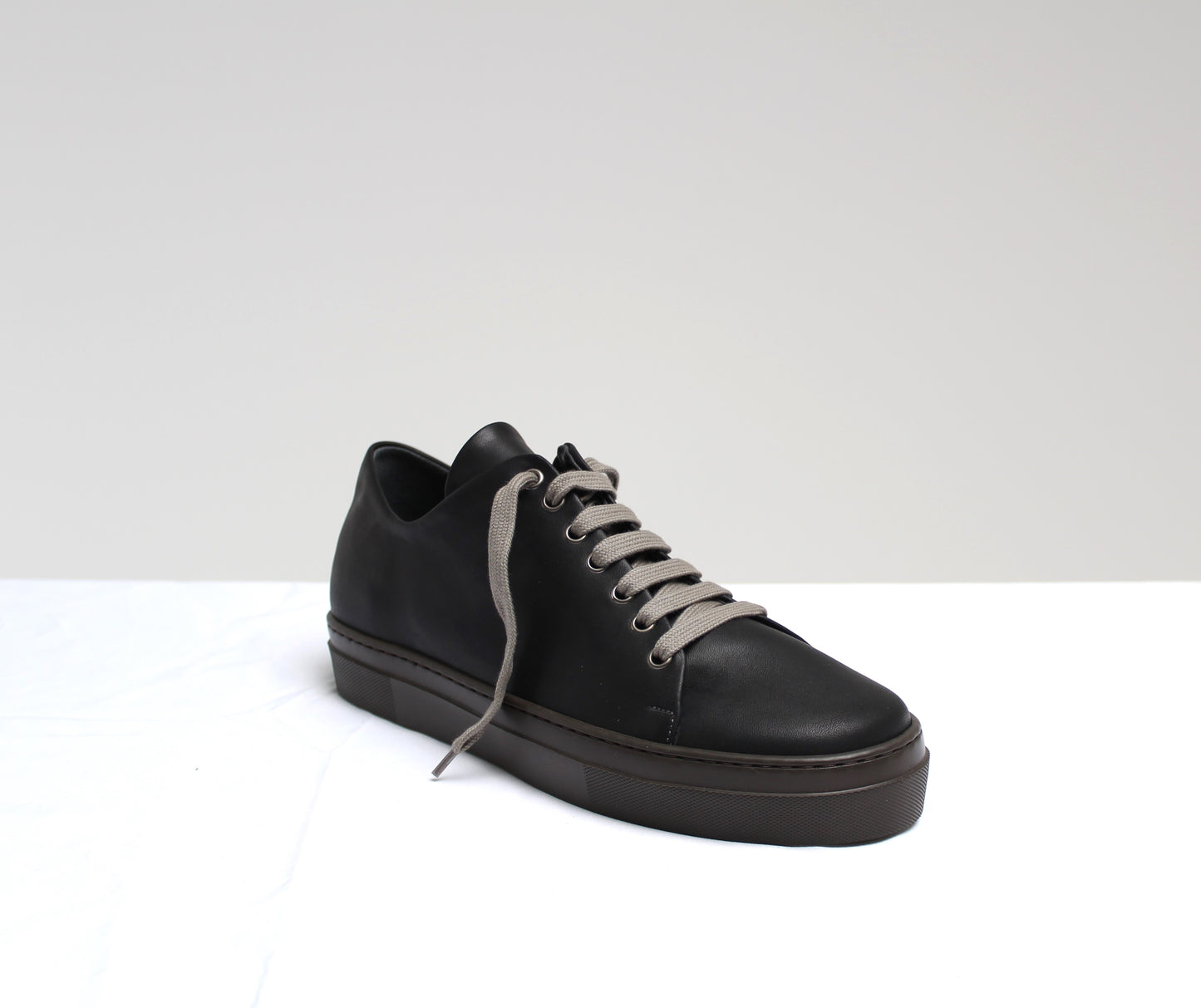 TENNIS 207 NAPPA NERO